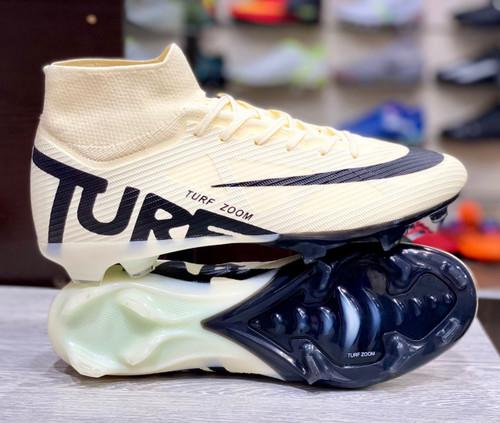 کفش فوتبال تورف 2590 مردانه با طراحی مخصوص چمن مصنوعی